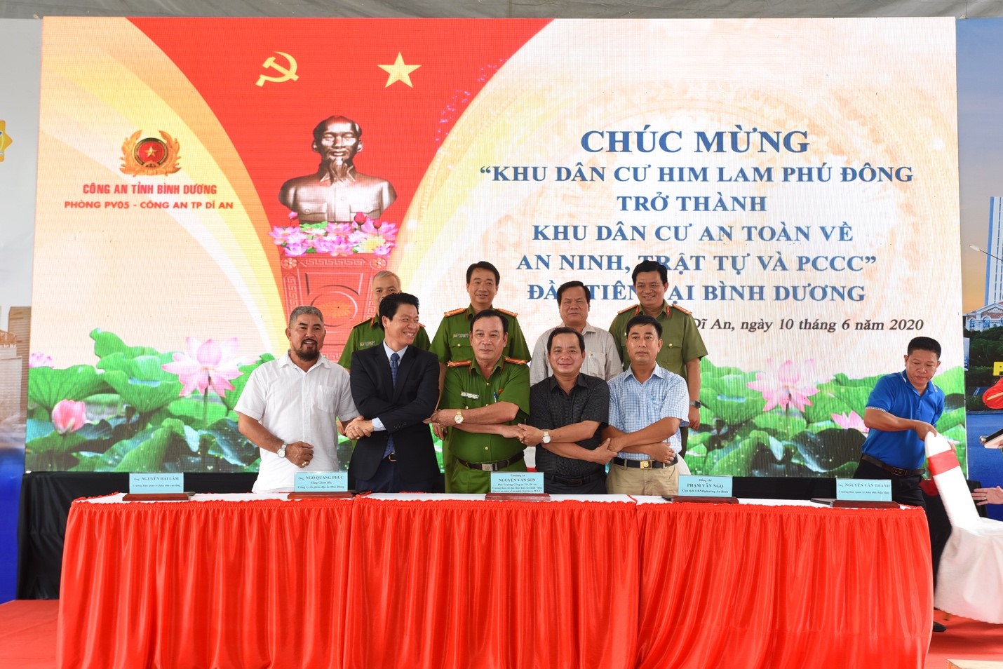 Hành trình xây dựng cộng đồng văn minh của Phú Đông Group nhận được sự ghi nhận từ chính quyền địa phương.