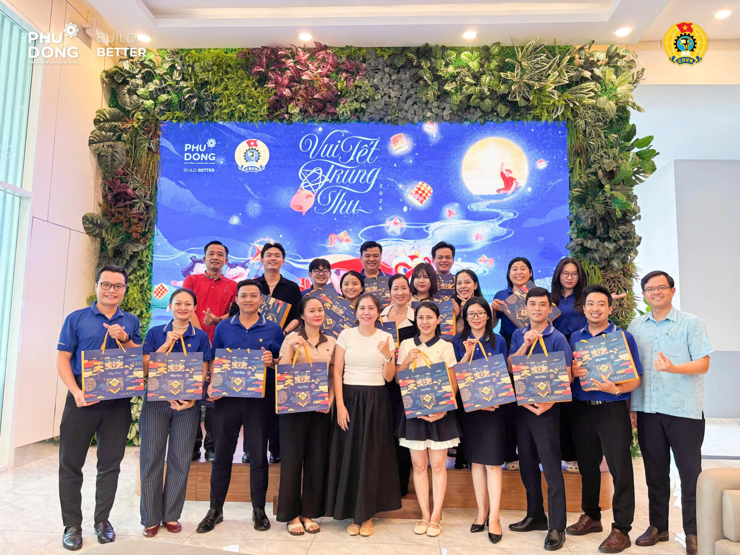 Công Đoàn Cơ Sở Phú Đông Tặng Quà Trung Thu Cho Cán Bộ Nhân Viên