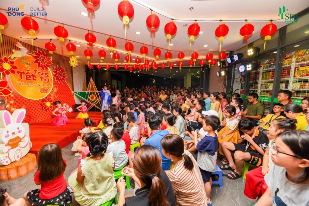 Đêm Hội Trăng Rằm Rộn Ràng Và Ấm Áp Tại Các Khu Dân Cư Phú Đông